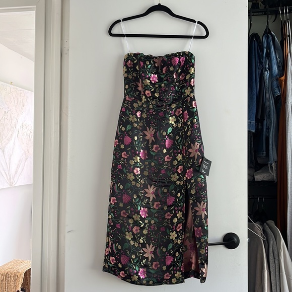 New Make a Move Black Satin Floral Jacquard Strapless Midi Dress from Lulus - Picture 3 of 3